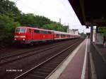 111 127 zieht ein RE nach Venlo an der S-Bahn Station Dsseldorf-Vlklingerstrasse vorbei.01.08.06