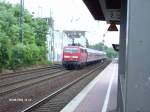 111 159-0 schiebt ein RE aus Venlo richtung Dsseldorf HBF.02.08.06