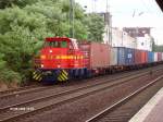 NE Neusser Eisenbahn/16223/eine-kleine-lok-der-ne-zieht Eine Kleine Lok der NE zieht ein Containerzug richtung Dsseldorf Hafen.02.08.06